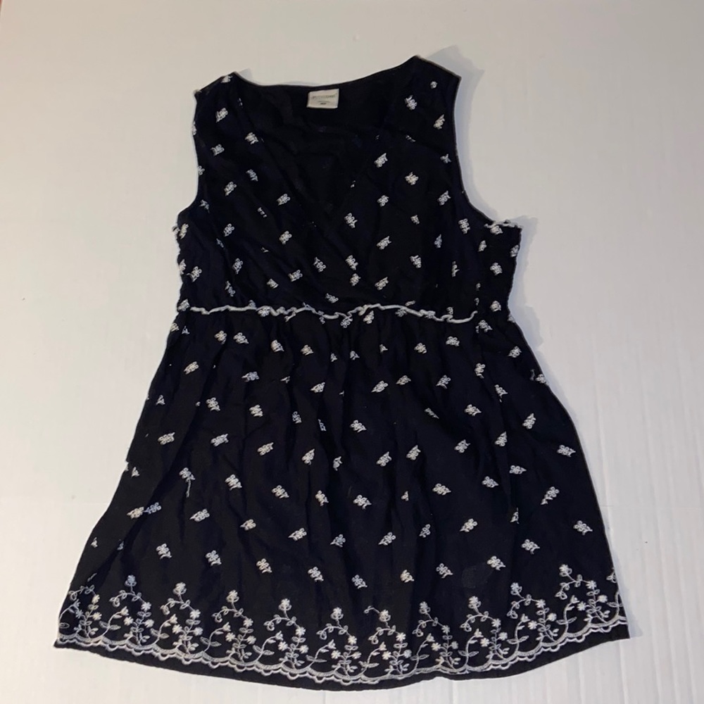 Motherhood Women’s Medium Sleeveless Maternity Top